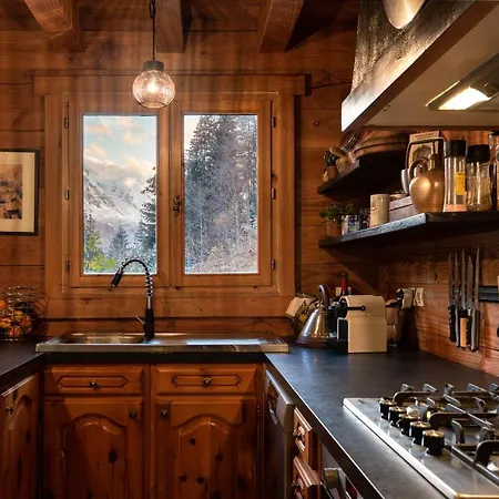 Domek alpejski Chalet In The Woods With Mont Blanc View + Fireplace Chamonix
